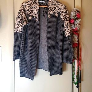 Sioni Large Women Black and cream Sweater.